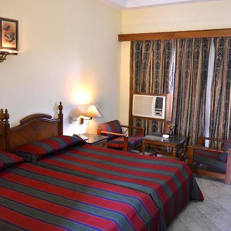 Hotel Bharatpur Ashok Bagian luar foto