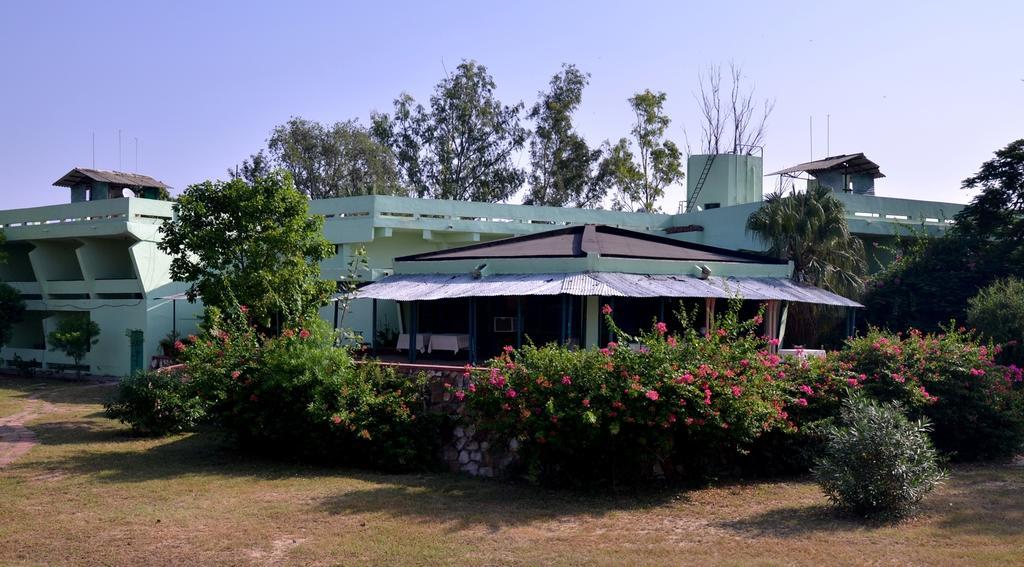 Hotel Bharatpur Ashok Bagian luar foto