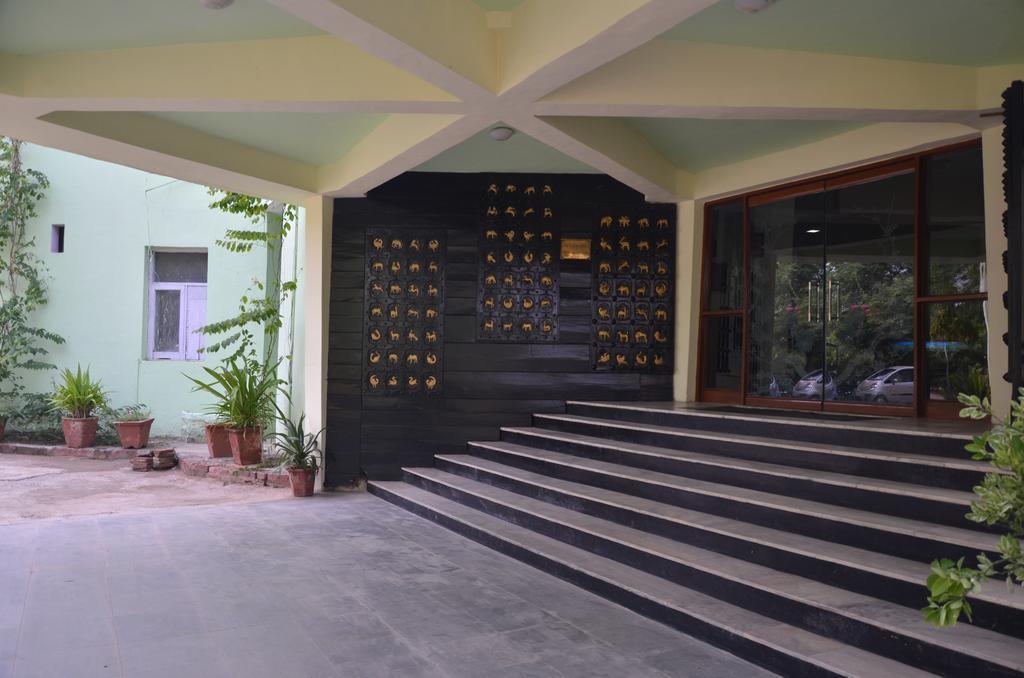 Hotel Bharatpur Ashok Bagian luar foto