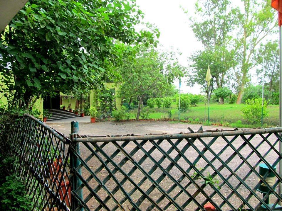 Hotel Bharatpur Ashok Bagian luar foto