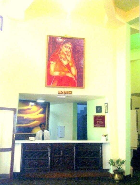 Hotel Bharatpur Ashok Bagian luar foto