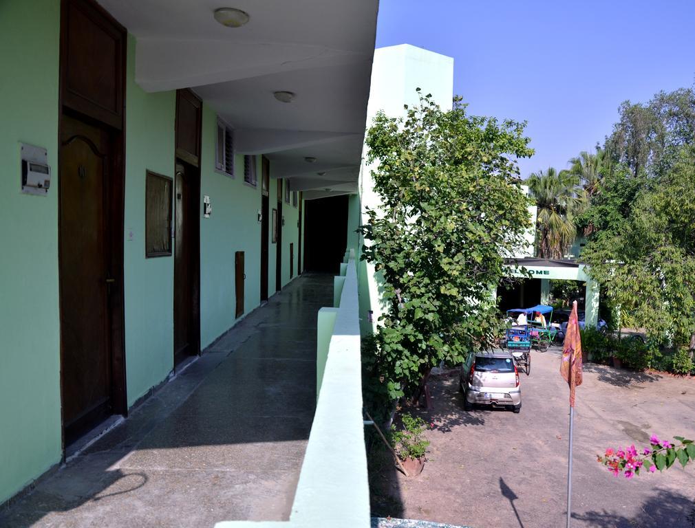 Hotel Bharatpur Ashok Bagian luar foto