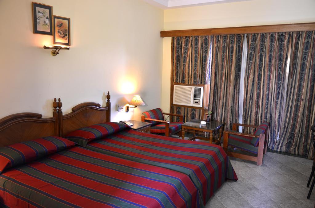 Hotel Bharatpur Ashok Bagian luar foto